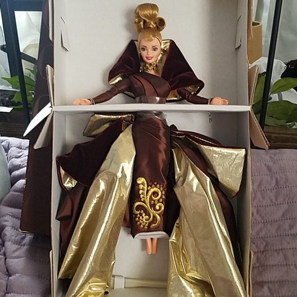 Barbie Portrait In Taffeta - Picture 2 of 5